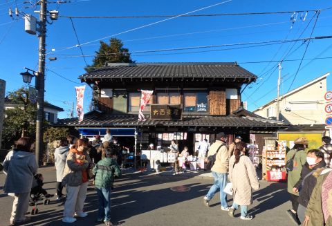 大酉茶屋の店頭では「らき☆すた」のグッズがいろいろ売られていました。